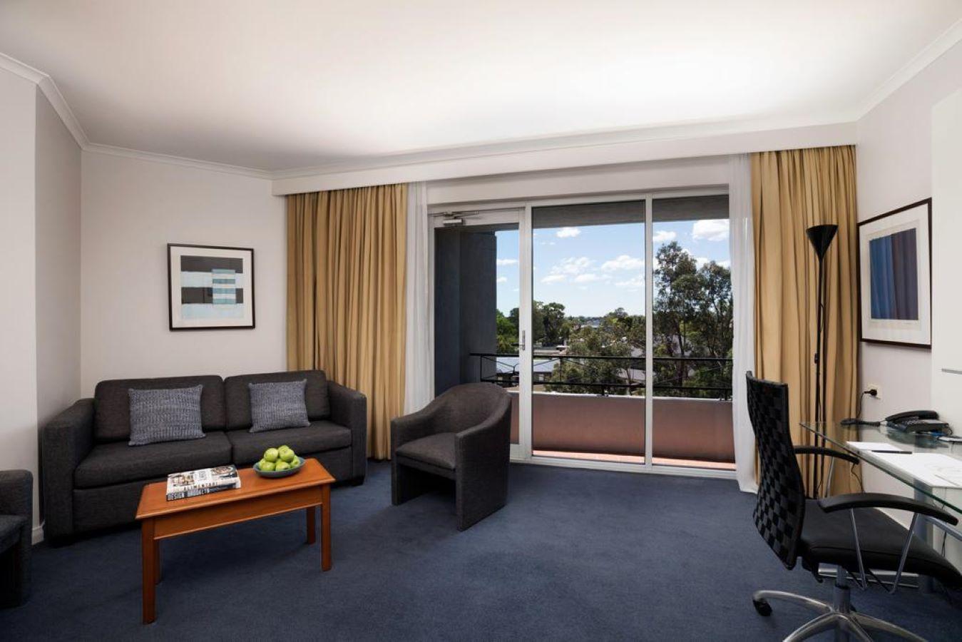 Rydges Bankstown Hotell Exteriör bild