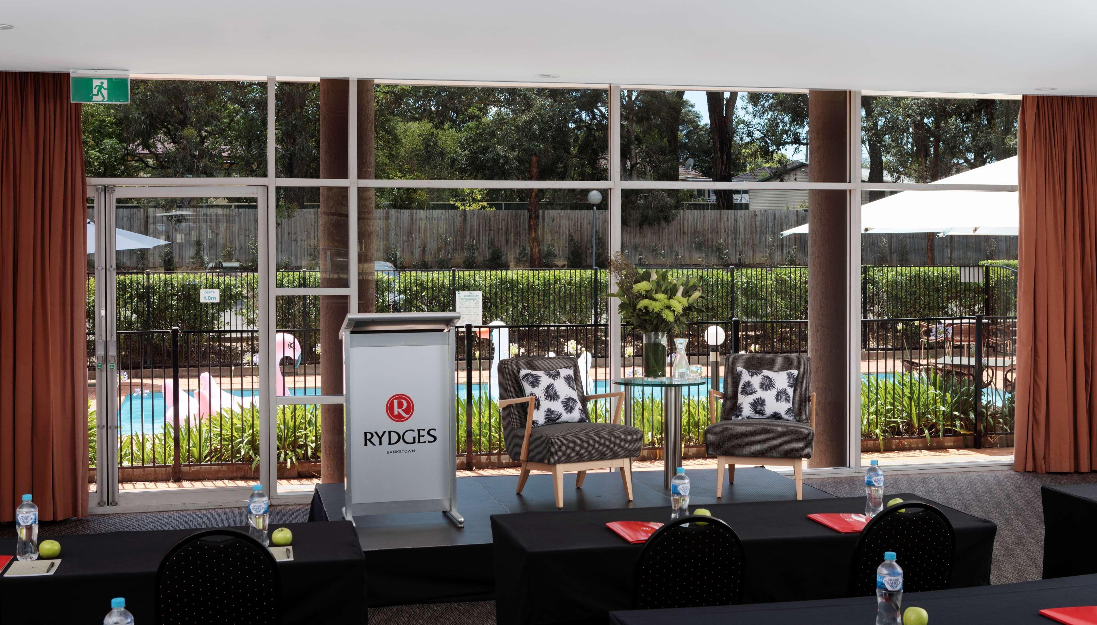 Rydges Bankstown Hotell Exteriör bild