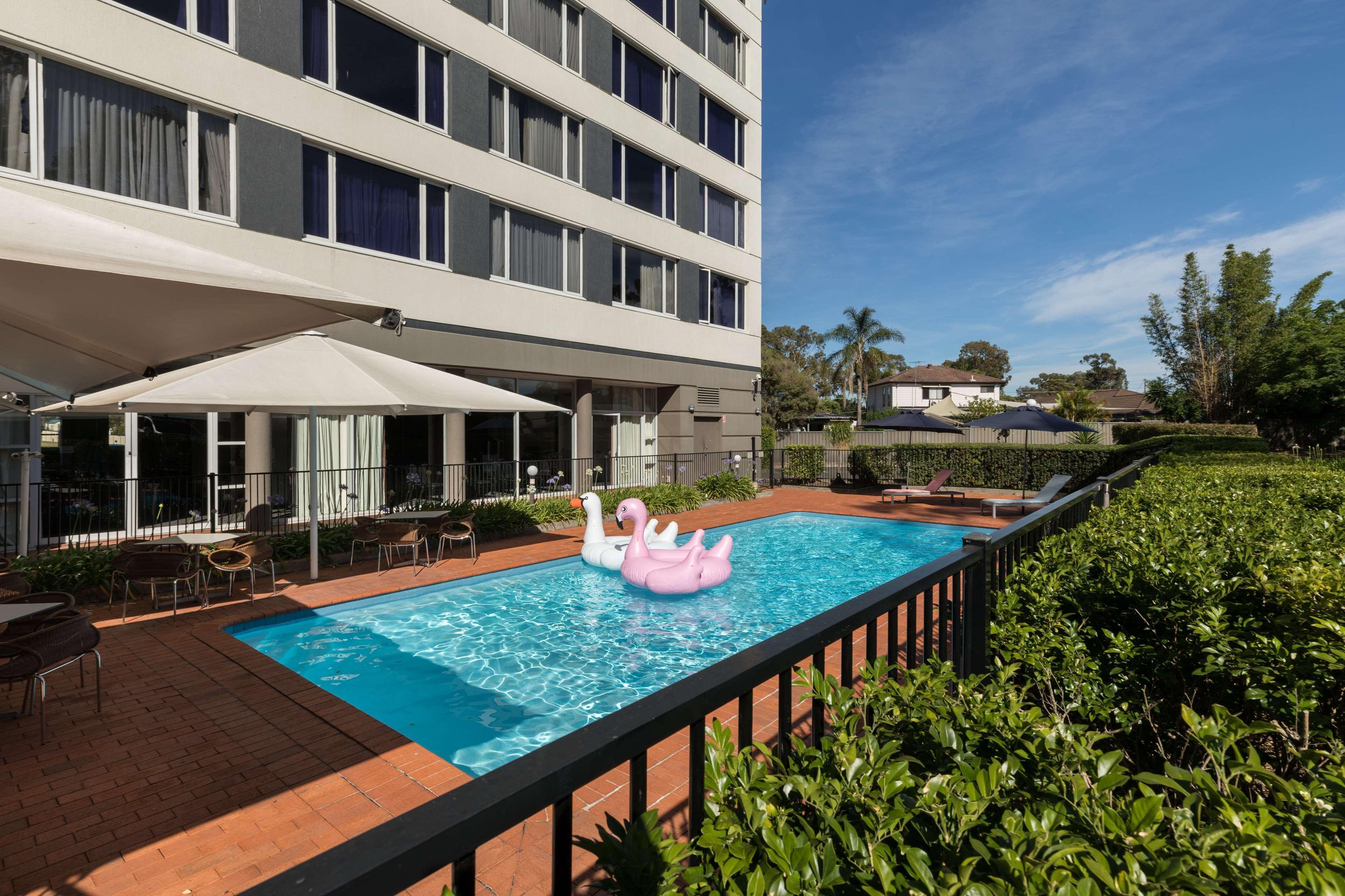 Rydges Bankstown Hotell Exteriör bild