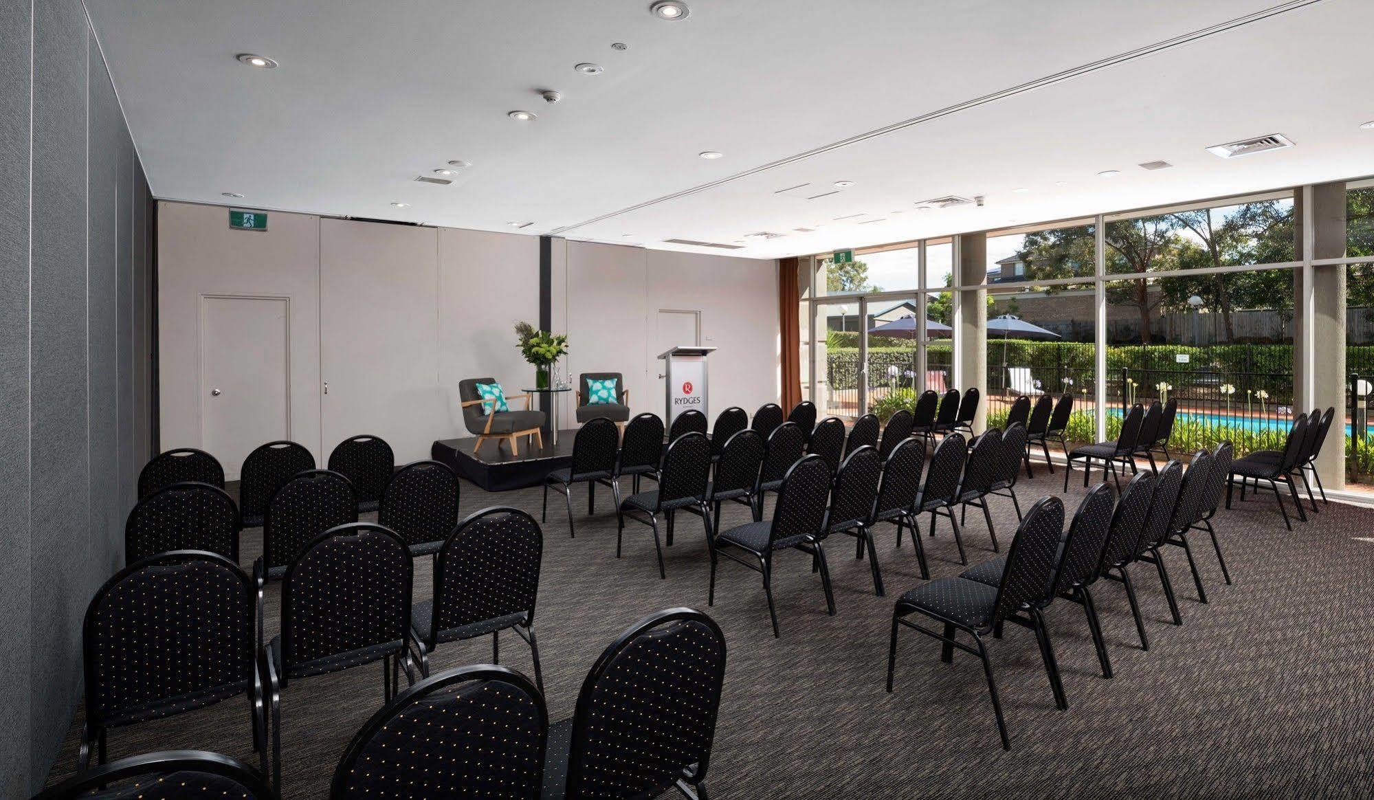 Rydges Bankstown Hotell Exteriör bild